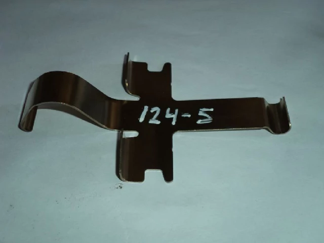 ПРИЩЕПКА, ПРУЖИНА, ПАЛЬЦЫ КОЛОДОК TOYOTA 4RUNNER 1991–2002