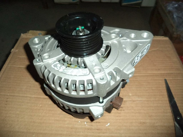 ЯКОРЬ ГЕНЕРАТОРА TOYOTA LAND CRUISER PRADO 2003–2008