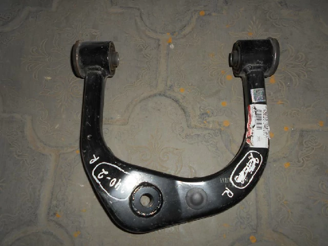 РЫЧАГ (ЧАШКА) TOYOTA TUNDRA 1999–2009