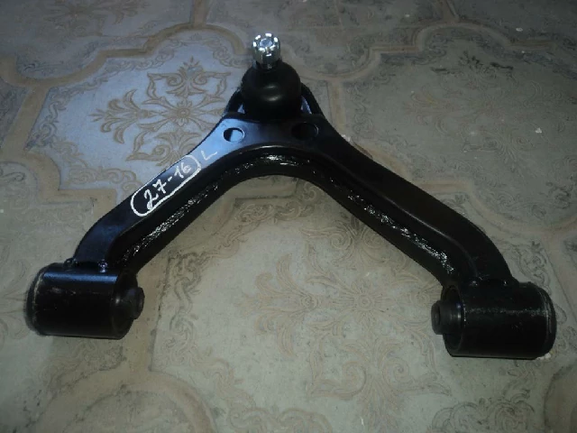 РЫЧАГ (ЧАШКА) TOYOTA HILUX 2005–2014