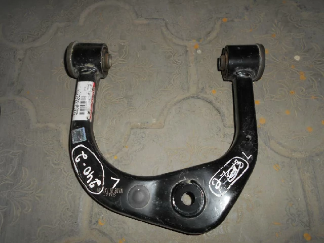 РЫЧАГ (ЧАШКА) TOYOTA TUNDRA 1999–2009