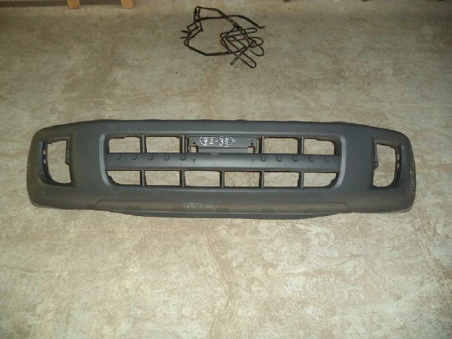 БАМПЕР TOYOTA RAV4 2001–2003